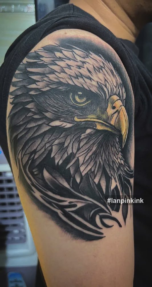 hình xăm đại bàng tại Lan Pink Tattoo TP.HCM